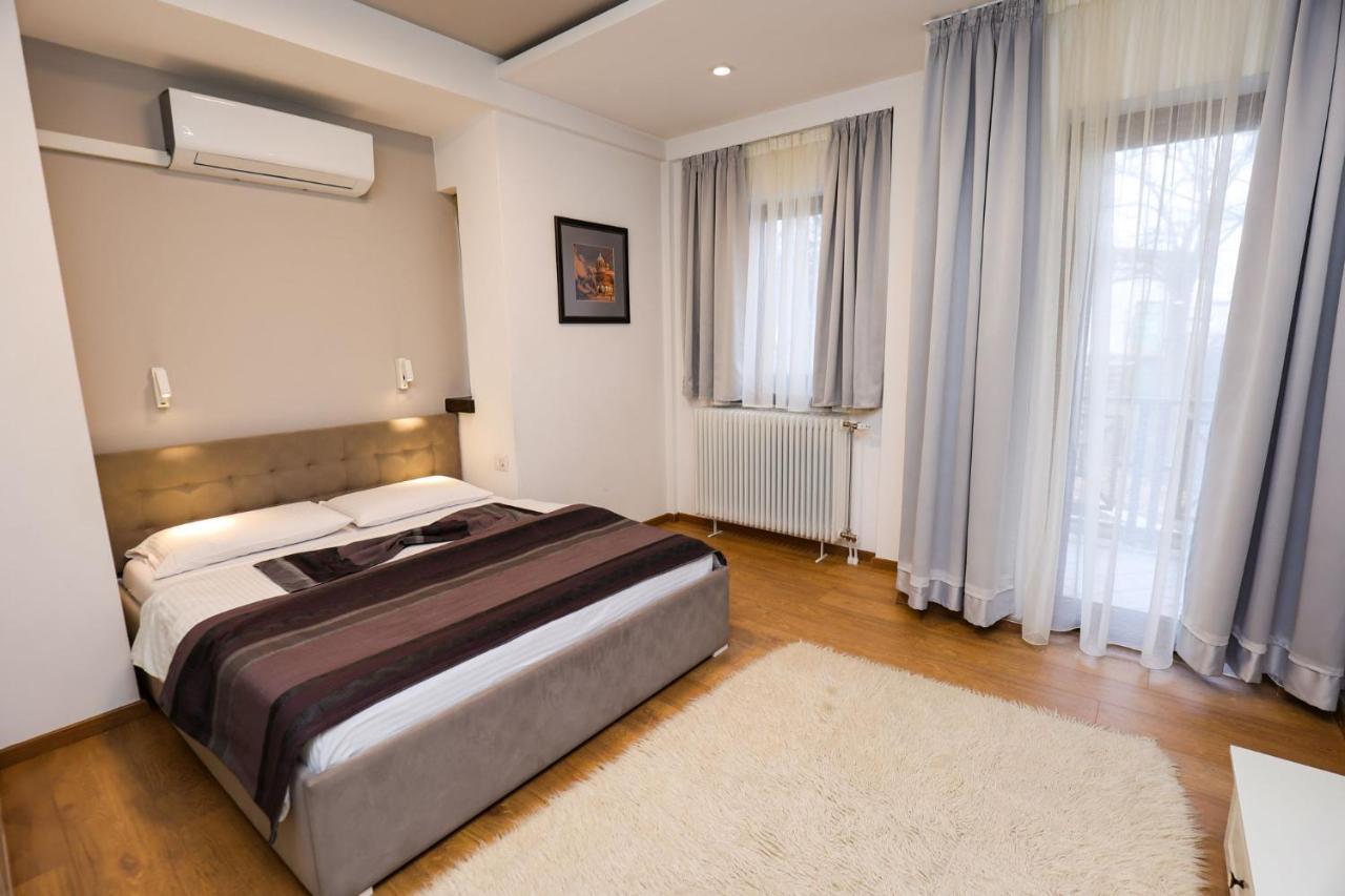 Bujtina Oxhaku Hotel Korce Ngoại thất bức ảnh